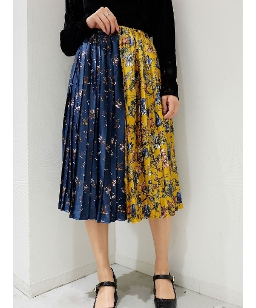 EVRIS（エヴリス）の「プリーツFLOWERコンビミディースカート（スカート・レディース・ネイビー/ボルドー/マスタード・FREE）」の2枚目の写真