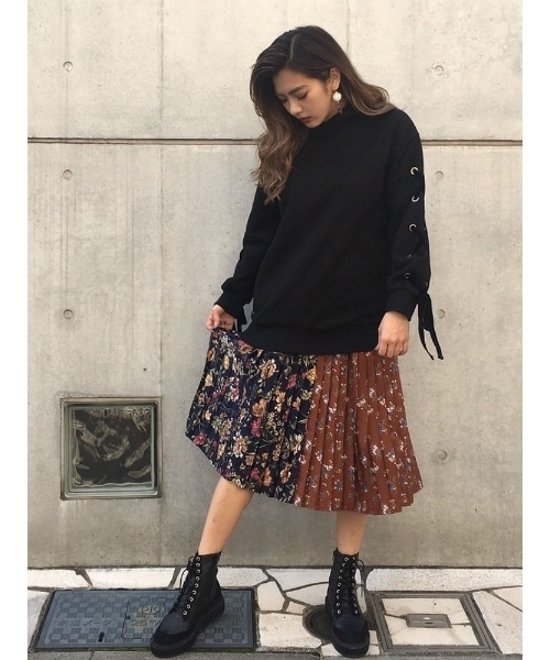 EVRIS（エヴリス）の「プリーツFLOWERコンビミディースカート（スカート・レディース・ネイビー/ボルドー/マスタード・FREE）」の15枚目の写真