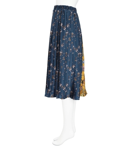 EVRIS（エヴリス）の「プリーツFLOWERコンビミディースカート（スカート・レディース・ネイビー/ボルドー/マスタード・FREE）」の10枚目の写真