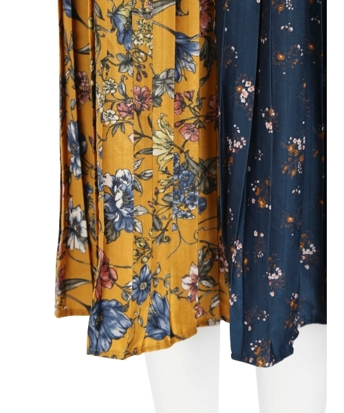 EVRIS（エヴリス）の「プリーツFLOWERコンビミディースカート（スカート・レディース・ネイビー/ボルドー/マスタード・FREE）」の8枚目の写真