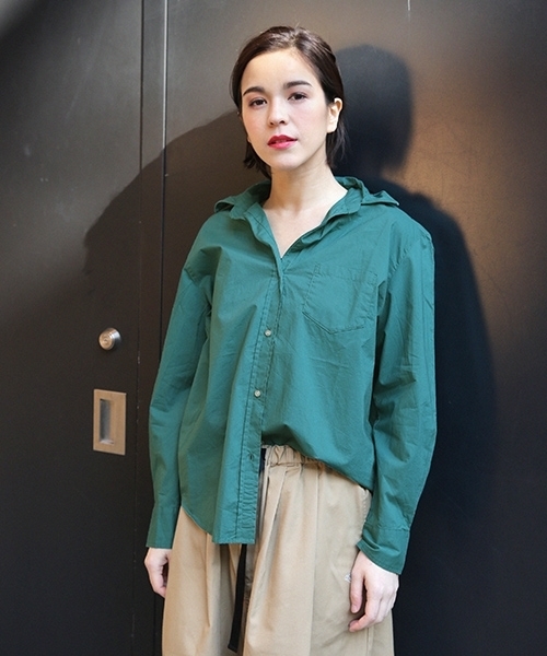 niko and...（ニコアンド）の「マーセベーシックレギュラーシャツ【niko and ...】（シャツ/ブラウス・レディース・ホワイト/レッド/グリーン/カーキ/ラベンダー/ピンク・MEDIUM/LARGE）」の4枚目の写真