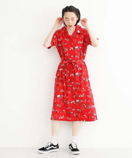 merlot(メルロー)の「「コーヒー農園の人々」柄シャツワンピース079-7138(シャツワンピース)」|レッド
