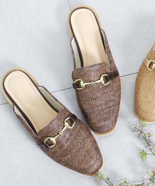 KOBE LETTUCE(コウベレタス)の「ビット付きスクエアトゥバブーシュローファーシューズ(サンダル・レディース・ホワイト系その他/ベージュ系その他/ホワイト/ブラック/ブラウン系その他/ブラック系その他/グレイッシュベージュ/ブラウン系その他2/ブラック系その他2/ホワイト系その他2/ベージュ系その他2・L/LL/M/S)」の7枚目の写真