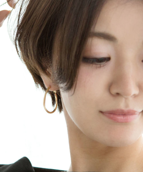 colleca la（コレカラ）の「ねじれドロップフープピアス（ピアス（両耳用）・レディース・シルバー/ゴールド・ﾌﾘ-）」の2枚目の写真