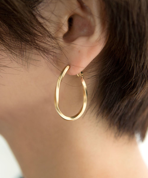 colleca la（コレカラ）の「ねじれドロップフープピアス（ピアス（両耳用）・レディース・シルバー/ゴールド・ﾌﾘ-）」の3枚目の写真