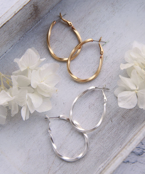 colleca la（コレカラ）の「ねじれドロップフープピアス（ピアス（両耳用）・レディース・シルバー/ゴールド・ﾌﾘ-）」の6枚目の写真