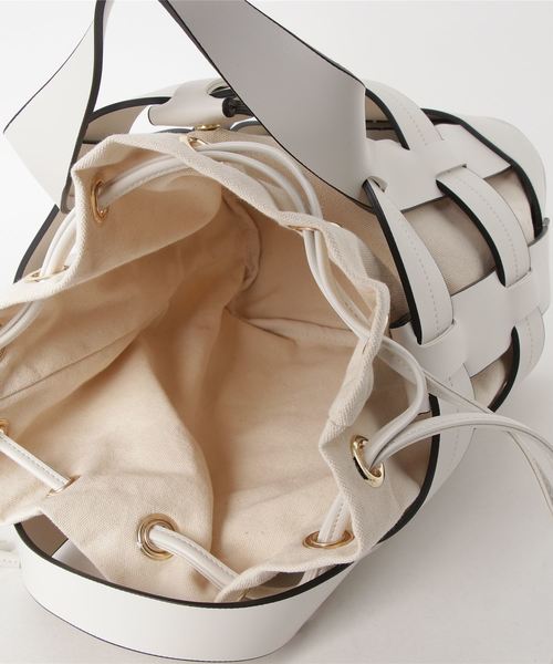 TODAYFUL（トゥデイフル）の「フェイクレザーバスケットバッグ（ハンドバッグ・レディース・ホワイト/モカ・FREE）」の5枚目の写真