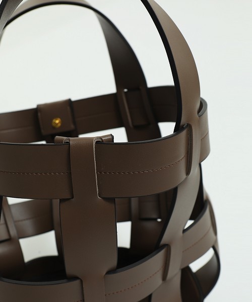 TODAYFUL（トゥデイフル）の「フェイクレザーバスケットバッグ（ハンドバッグ・レディース・ホワイト/モカ・FREE）」の7枚目の写真