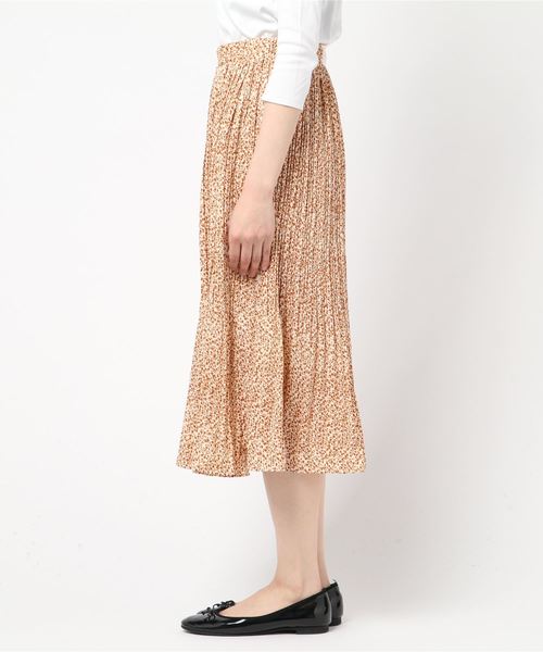 おしゃれスタ(オシャレスタ)の「プチフラワー柄 プリーツギャザーSK(LC)(スカート・レディース・ベージュ/ブラック・FREE)」の4枚目の写真