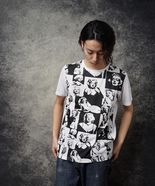 おしゃれスタ(オシャレスタ)の「モノトーンガールズフォトプリントクルーネックTシャツ(KU)(Tシャツ/カットソー・メンズ・ホワイト/ブラック・M/L)」の1枚目の写真