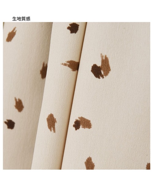 STYLE DELI(スタイルデリ)の「【LUXE】とばしペイント柄ギャザーワンピース(ワンピース・レディース・ブラック/ベージュ・01/02)」の13枚目の写真