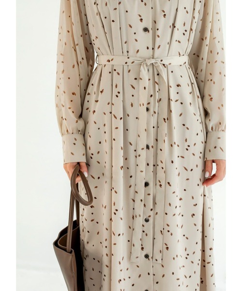 STYLE DELI(スタイルデリ)の「【LUXE】とばしペイント柄ギャザーワンピース(ワンピース・レディース・ブラック/ベージュ・01/02)」の20枚目の写真