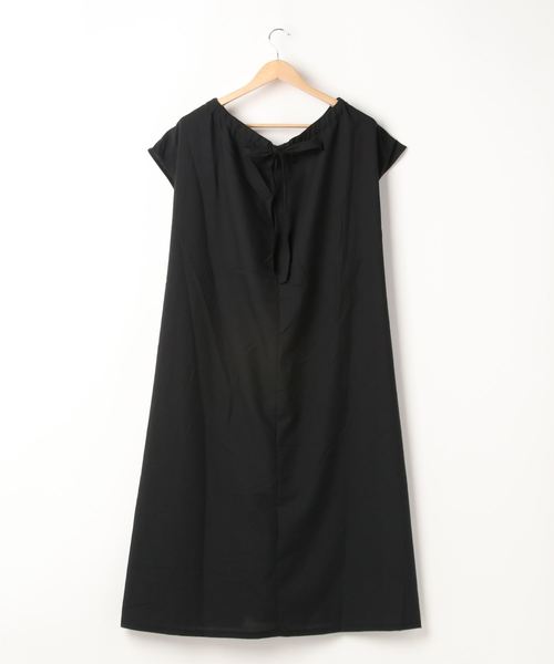 n'ee-ne（ネーネ）の「バックリボンVネックワンピース（ワンピース・レディース・キャメル/ブラック/モスグリーン・M）」の18枚目の写真