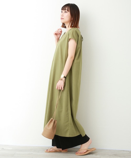 n'ee-ne（ネーネ）の「バックリボンVネックワンピース（ワンピース・レディース・キャメル/ブラック/モスグリーン・M）」の3枚目の写真