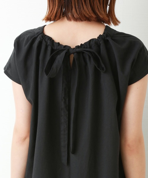 n'ee-ne（ネーネ）の「バックリボンVネックワンピース（ワンピース・レディース・キャメル/ブラック/モスグリーン・M）」の6枚目の写真