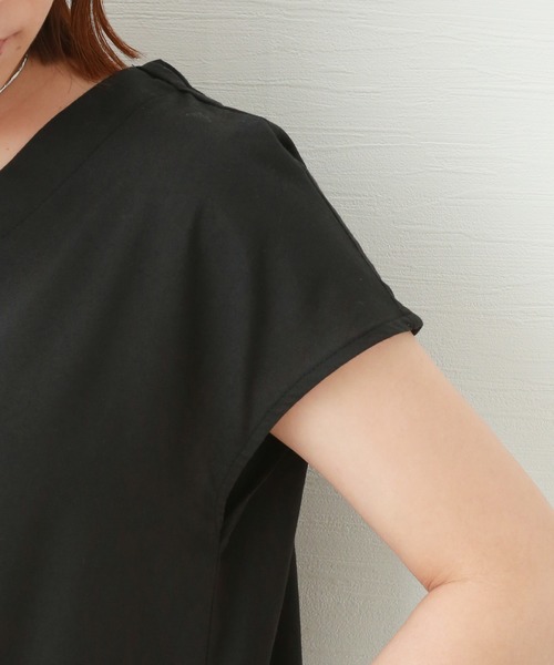 n'ee-ne（ネーネ）の「バックリボンVネックワンピース（ワンピース・レディース・キャメル/ブラック/モスグリーン・M）」の10枚目の写真