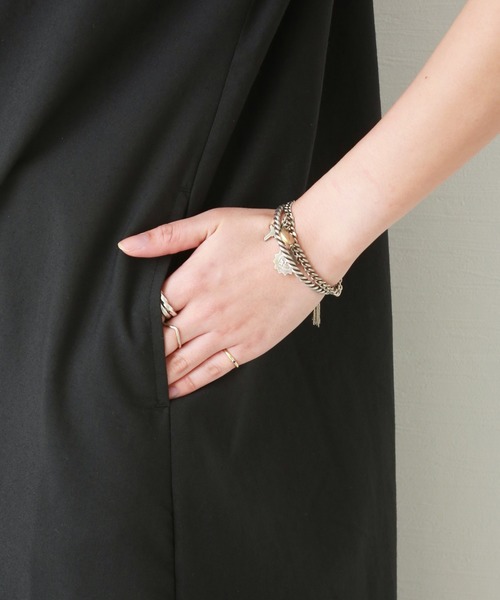 n'ee-ne（ネーネ）の「バックリボンVネックワンピース（ワンピース・レディース・キャメル/ブラック/モスグリーン・M）」の14枚目の写真