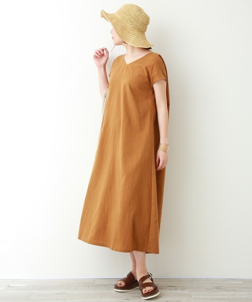 n'ee-ne（ネーネ）の「バックリボンVネックワンピース（ワンピース・レディース・キャメル/ブラック/モスグリーン・M）」の19枚目の写真