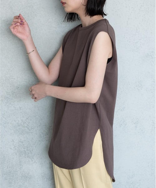 Aunt Marie's（アントマリーズ）の「AUNT MARIE'S 裾ラウンドスリットノースリーブTシャツ（Tシャツ/カットソー・レディース・ホワイト/ブラック/オリーブ/マスタード・FREE）」の3枚目の写真