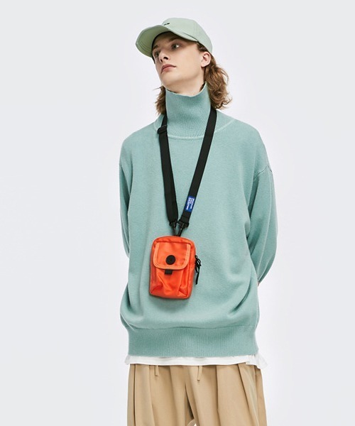 Ressaca（レサーカ）の「オーバーサイズ タートルネックボリュームニットセーター（ニット/セーター・メンズ・ブラック/グレー/ダークオリーブ/ターコイズブルー/ライム/オレンジ/ライトグリーン/クリーム/ダークパープル/グレイッシュブルー/チャコール/パープル/ブラウン/グリーン/ロイヤルブルー・M/XL/L/S）」の10枚目の写真