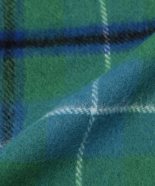 BEAMS BOY(ビームスボーイ)の「HIGHLAND TWEEDS / TARTAN SCARF 14FW(マフラー・レディース・レッド/サックスブルー/ネイビー/グレー/ベージュ/インディゴブルー・ONE SIZE)」の14枚目の写真