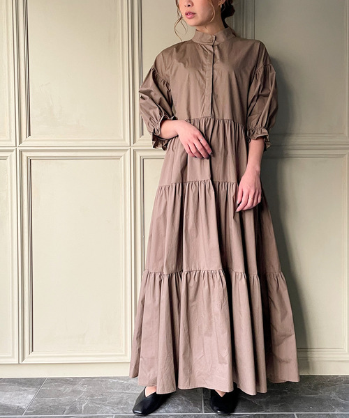 JUNOAH（ジュノア）の「ティアード5分袖スタンドカラーワンピース（ワンピース・レディース・ホワイト/ブラック/ネイビー/グレー/グレイッシュベージュ・MEDIUM/LARGE/X-LARGE）」の11枚目の写真