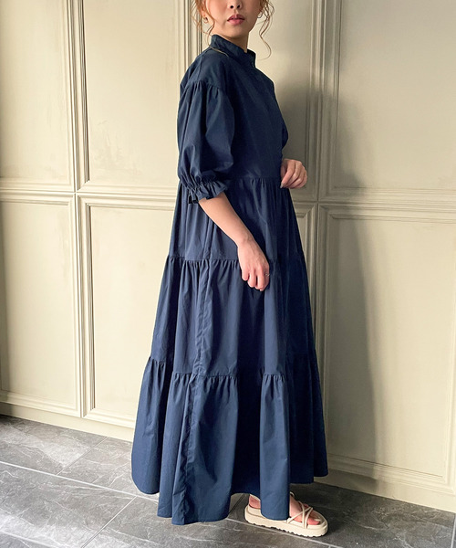 JUNOAH（ジュノア）の「ティアード5分袖スタンドカラーワンピース（ワンピース・レディース・ホワイト/ブラック/ネイビー/グレー/グレイッシュベージュ・MEDIUM/LARGE/X-LARGE）」の15枚目の写真