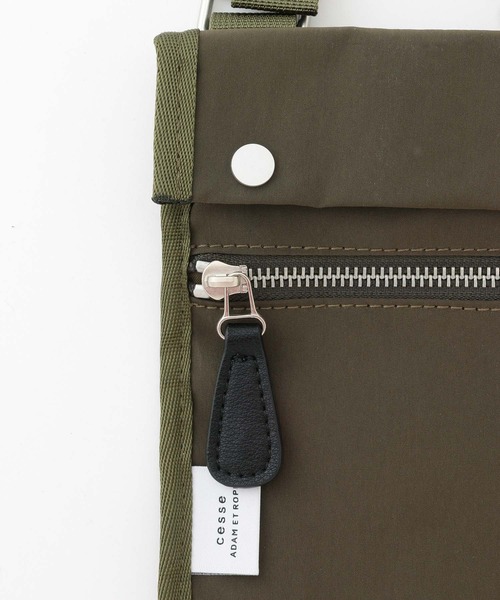 ADAM ET ROPE'（アダムエロペ）の「【CESSE】トラベルポーチ（ボディバッグ/ウエストポーチ・メンズ・ブラック/オリーブ・FREE）」の8枚目の写真