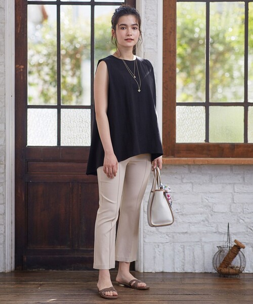 ANY SIS（エニィスィス）の「【L'aube】バックフレアーディテール カットソー（Tシャツ/カットソー・レディース・ホワイト系/ブラック系/黄土色系・0）」の11枚目の写真