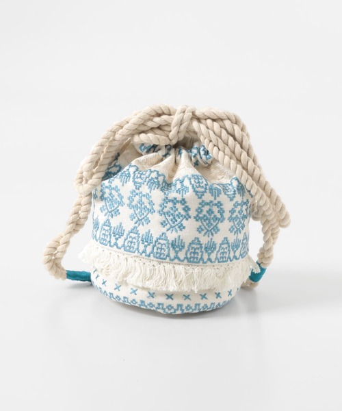 KBF（ケイビーエフ）の「フリンジ巾着BAG（ショルダーバッグ・レディース・ホワイト系その他・ONE）」の6枚目の写真