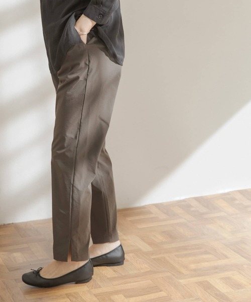 FORK&SPOON(フォークアンドスプーン)の「FORK&SPOON ストレッチイージーサイドスリットパンツ(その他パンツ・レディース・ブラック/カーキ・1/2)」の4枚目の写真