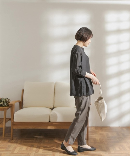 FORK&SPOON(フォークアンドスプーン)の「FORK&SPOON ストレッチイージーサイドスリットパンツ(その他パンツ・レディース・ブラック/カーキ・1/2)」の7枚目の写真