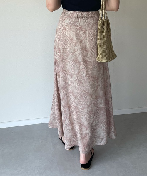 y/m by misato（イムバイミサト）の「マーブル柄マーメイドスカート（スカート・レディース・オレンジ/グリーン・FREE）」の3枚目の写真