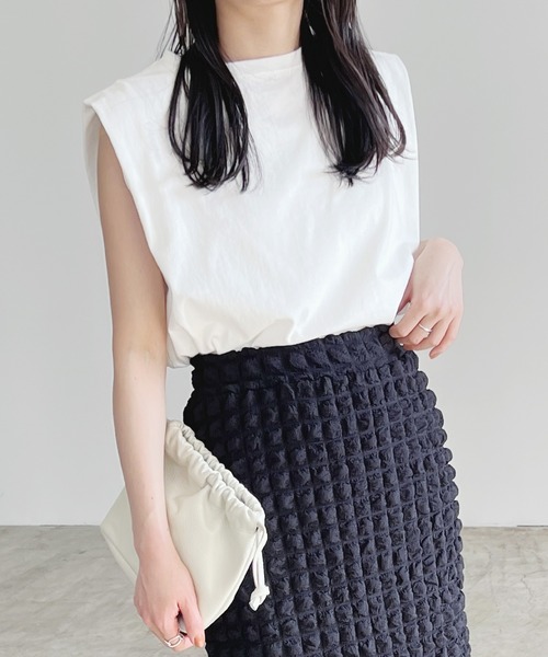 LIAN(リアン)の「天竺フレンチスリーブTシャツ(Tシャツ/カットソー・レディース・ライトベージュ/オフホワイト/ブラウン/ブラック/グリーン/オレンジ/ピンク/ネイビー/カーキ・FREE)」の2枚目の写真