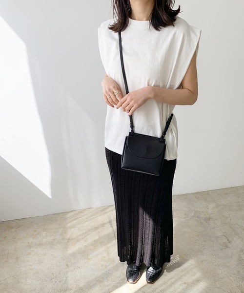 LIAN(リアン)の「天竺フレンチスリーブTシャツ(Tシャツ/カットソー・レディース・ライトベージュ/オフホワイト/ブラウン/ブラック/グリーン/オレンジ/ピンク/ネイビー/カーキ・FREE)」の15枚目の写真