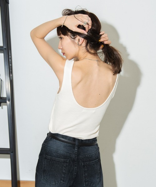 Auntie Rosa Holiday（アンティローザホリデー）の「カップ付きリブタンクトップ（タンクトップ・レディース・アイボリー/ブラック/ホワイト・MEDIUM/SMALL）」の2枚目の写真