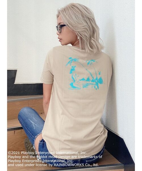 PLAYBOY（プレイボーイ）の「PLAYBOY CALIFORNIA BEACH BUNNY ポケットTシャツ（Tシャツ/カットソー・レディース・オフホワイト/ベージュ/マスタード・FREE）」の2枚目の写真