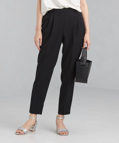 green label relaxing（グリーンレーベルリラクシング）の「サラフールⅡ タック テーパード パンツ － ウォッシャブル ー ー 防シワ ー ー ストレッチ －（その他パンツ・レディース・ブラック/モカ・44/46/40/38/42/36/34）」の2枚目の写真