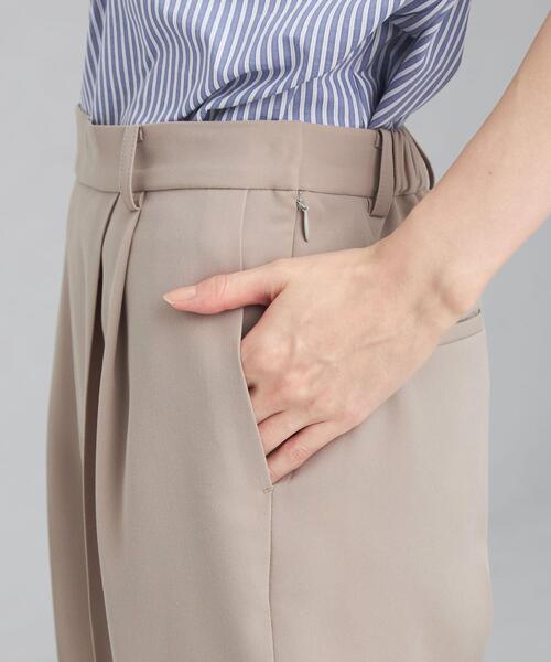 green label relaxing（グリーンレーベルリラクシング）の「サラフールⅡ タック テーパード パンツ － ウォッシャブル ー ー 防シワ ー ー ストレッチ －（その他パンツ・レディース・ブラック/モカ・44/46/40/38/42/36/34）」の7枚目の写真