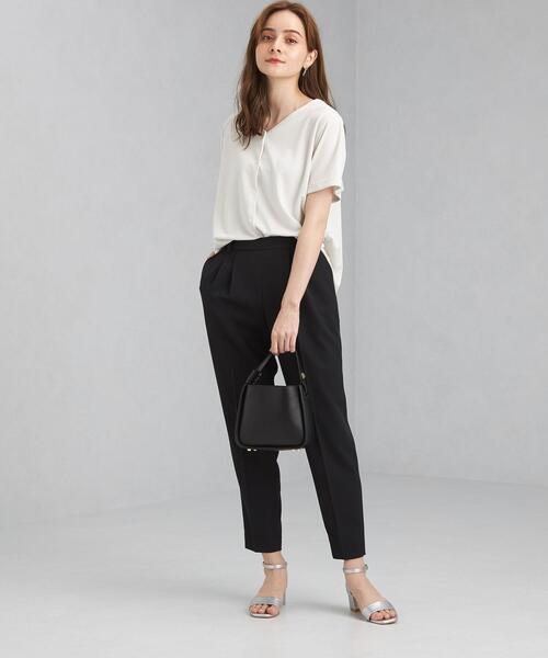 green label relaxing（グリーンレーベルリラクシング）の「サラフールⅡ タック テーパード パンツ － ウォッシャブル ー ー 防シワ ー ー ストレッチ －（その他パンツ・レディース・ブラック/モカ・44/46/40/38/42/36/34）」の14枚目の写真