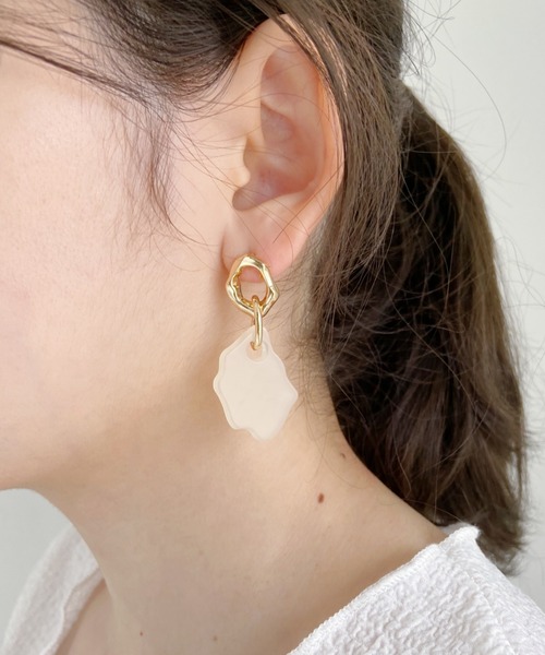 at12:03（アットイチニーゼロサン）の「クリア×メタルピアス（ピアス（両耳用）・レディース・アイボリー/ブラウン・FREE）」の2枚目の写真