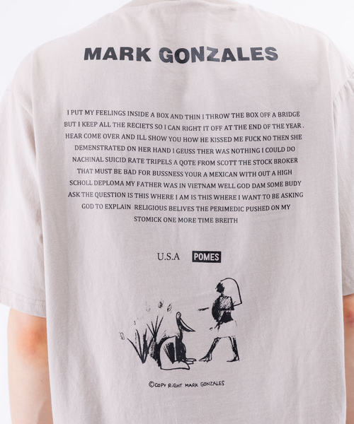 Mark Gonzales（マーク・ゴンザレス）の「【Mark Gonzales / マークゴンザレス】 別注 モノクロ バックプリント Tシャツ（Tシャツ/カットソー・メンズ・ホワイト/ブラック/ベージュ/ライラック・46/48）」の18枚目の写真