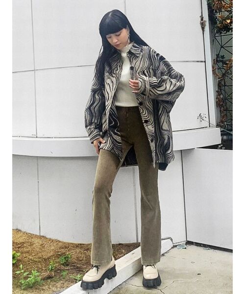 EMODA（エモダ）の「ウェーブジャガードバルキーシャツ（ブルゾン・レディース・ブラック/その他/その他1・FREE）」の6枚目の写真