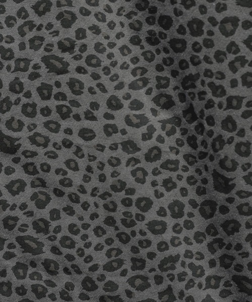 Perushu（ペルーシュ）の「レオパード柄クレリックシャツ（シャツ/ブラウス・メンズ・グレイッシュブルー/チャコールグレー・MEDIUM/LARGE）」の4枚目の写真