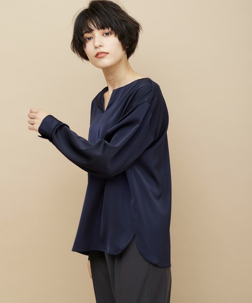 CLEARIMPRESSION (クリアインプレッション)の「キーネックブラウス(シャツ/ブラウス・レディース・ネイビー/オフホワイト/モカ・フリー)」の15枚目の写真