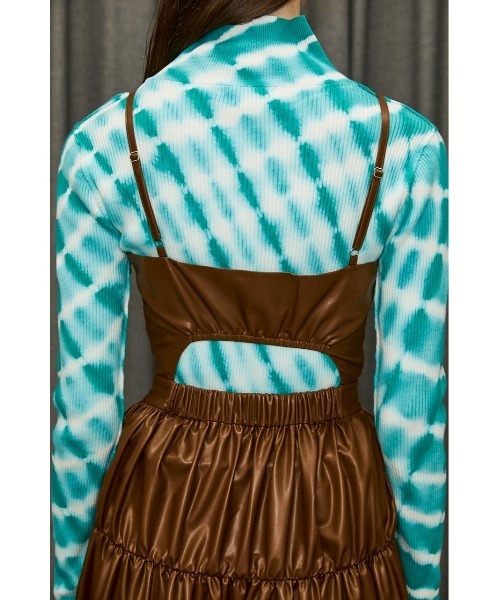 SLY(スライ)の「VEGAN LEATHER GATHER CAMI OP ビーガンレザー ギャザー キャミワンピース(ワンピース・レディース・ブラック/キャメル・FREE)」の12枚目の写真