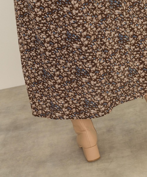 w closet(ダブルクローゼット)の「花柄パイピングワンピース(ワンピース・レディース・ブラック/ブラウン/キナリ・FREE)」の20枚目の写真