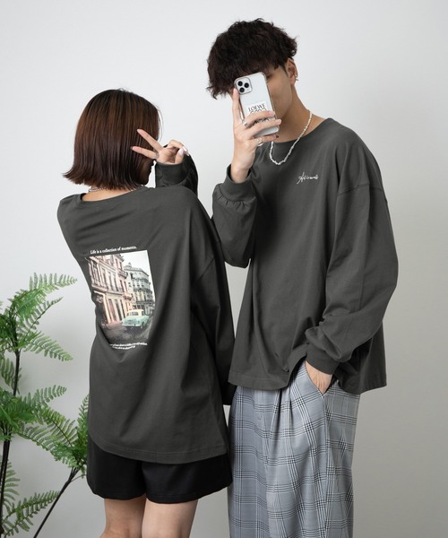 PairPair（ペアペア）の「バックフォトプリントロンT(ユニセックス)（Tシャツ/カットソー・メンズ・ベージュ/オートミール/スミクロ/グレイッシュブルー・FREE）」の2枚目の写真