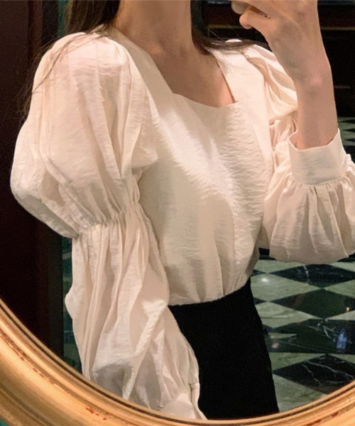 SONA（ソナ）の「SONYUNARA スクエアネックパフブラウス（シャツ/ブラウス・レディース・クリーム・FREE）」の2枚目の写真