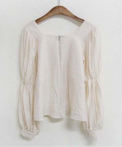 SONA（ソナ）の「SONYUNARA スクエアネックパフブラウス（シャツ/ブラウス・レディース・クリーム・FREE）」の14枚目の写真